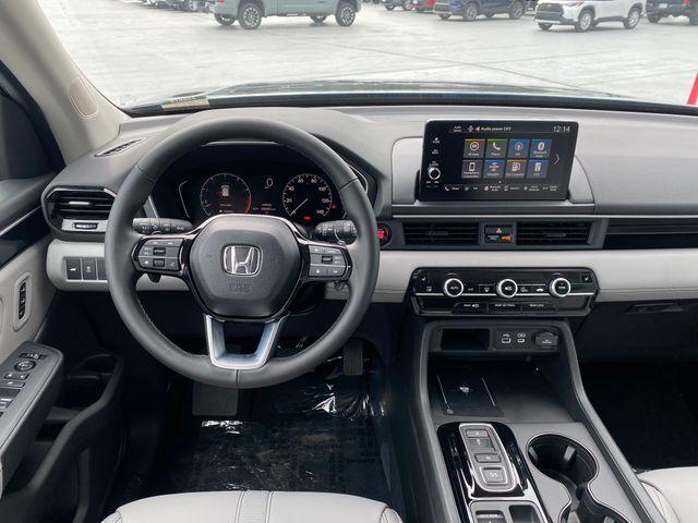 new 2025 Honda Pilot car, priced at $45,499