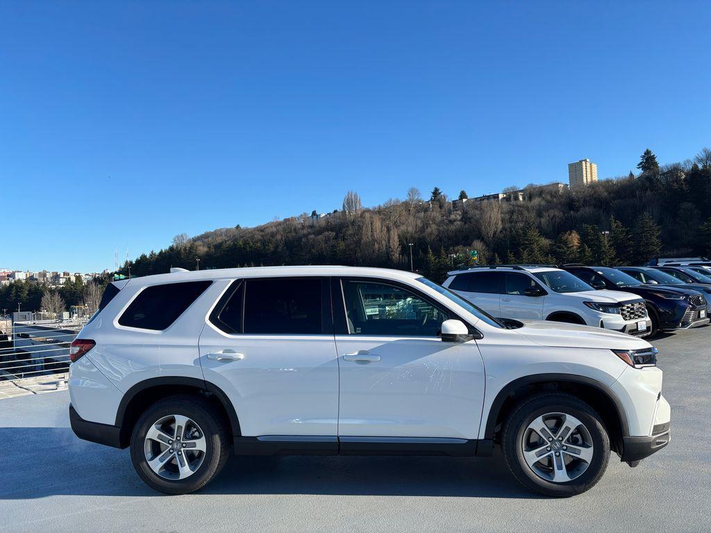 new 2025 Honda Pilot car, priced at $47,780