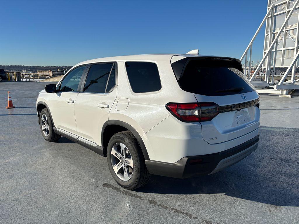 new 2025 Honda Pilot car, priced at $47,780