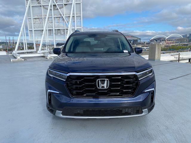 new 2025 Honda Pilot car, priced at $49,699