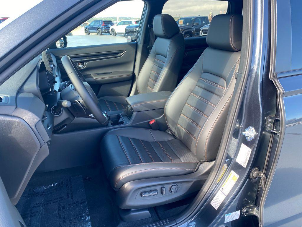 new 2026 Honda CR-V Hybrid car, priced at $40,599