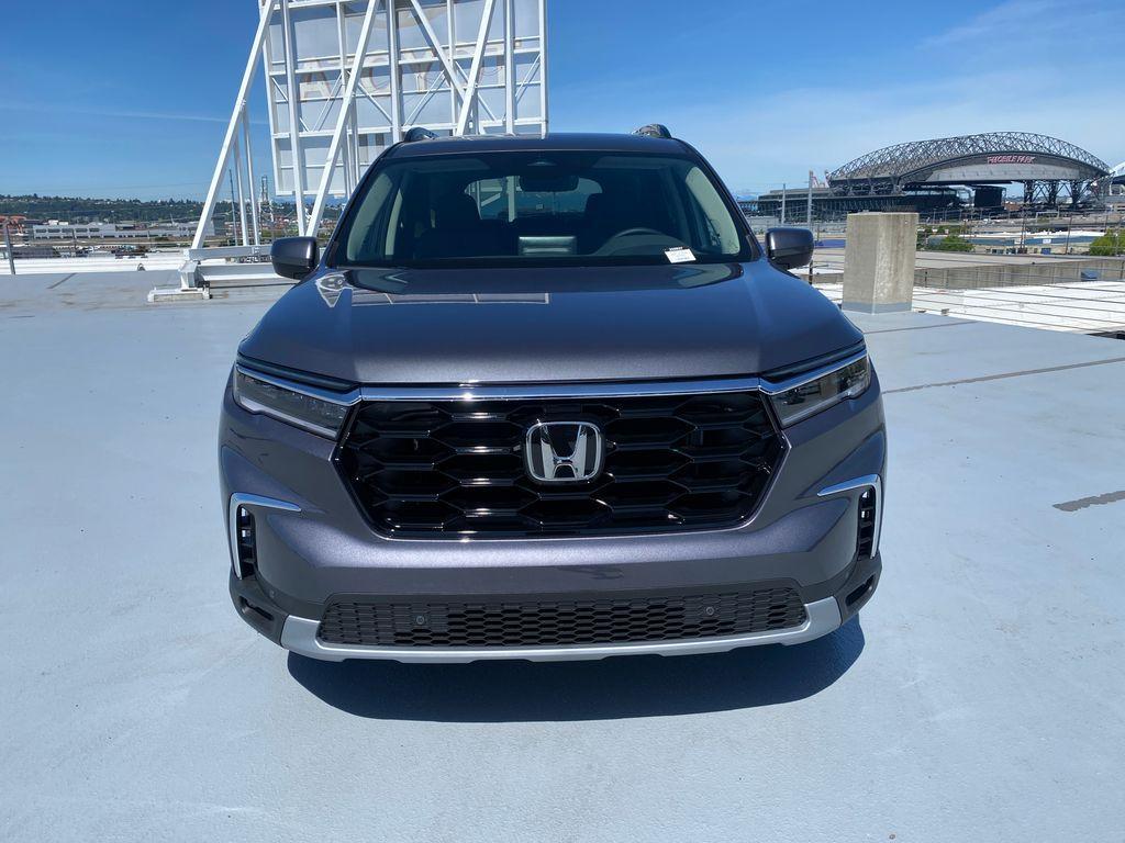 new 2025 Honda Pilot car, priced at $50,595