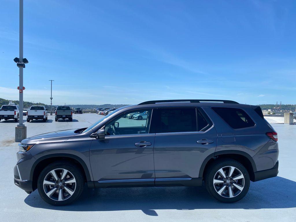 new 2025 Honda Pilot car, priced at $50,595