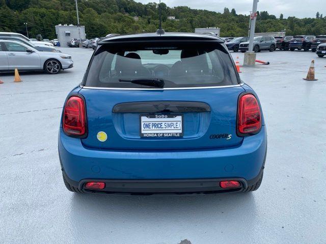 used 2023 MINI SE Hardtop car, priced at $20,988