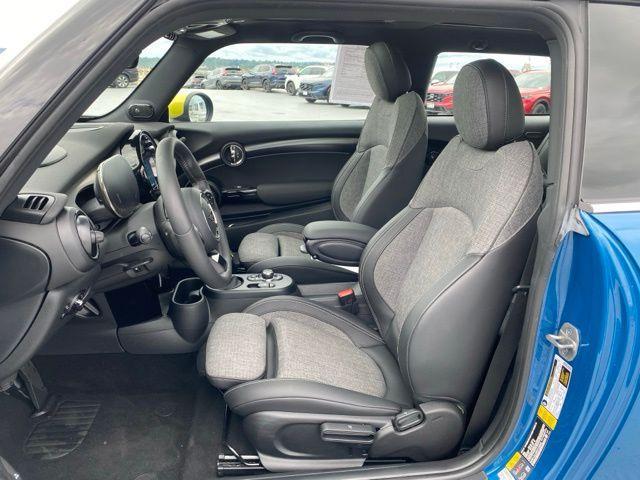 used 2023 MINI SE Hardtop car, priced at $20,988