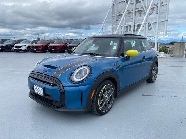 used 2023 MINI SE Hardtop car, priced at $20,988