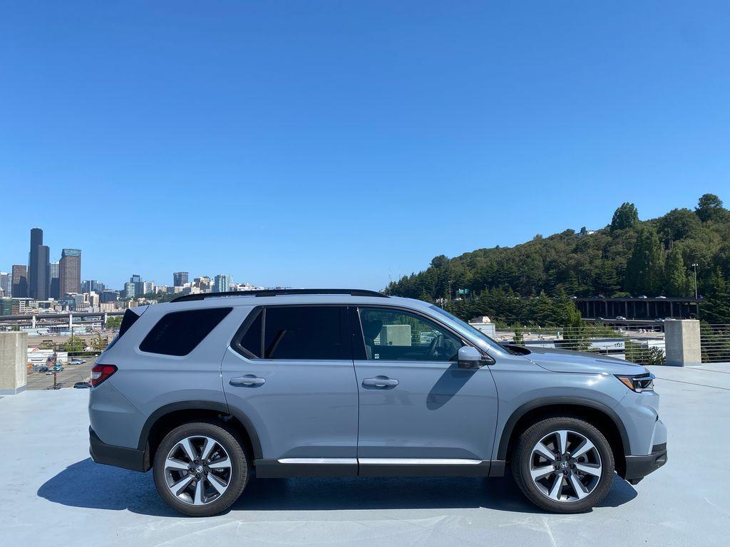 new 2025 Honda Pilot car, priced at $51,499
