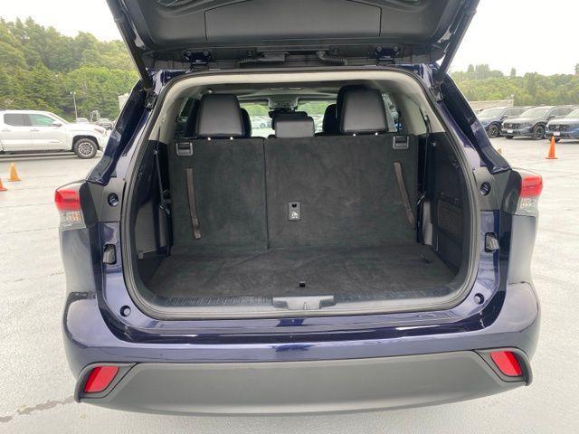 used 2021 Toyota Highlander Hybrid car, priced at $39,988