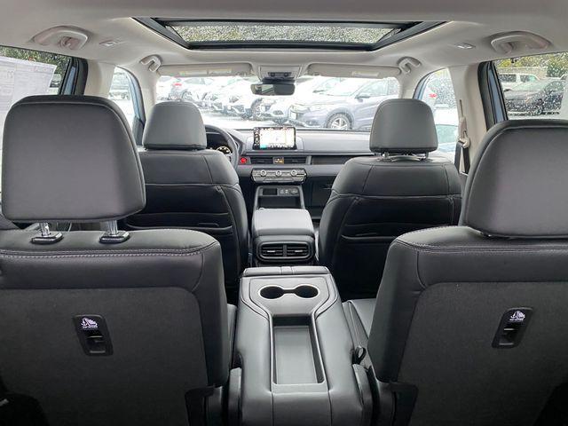 new 2025 Honda Pilot car, priced at $47,782