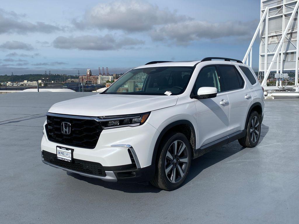 new 2025 Honda Pilot car, priced at $48,999