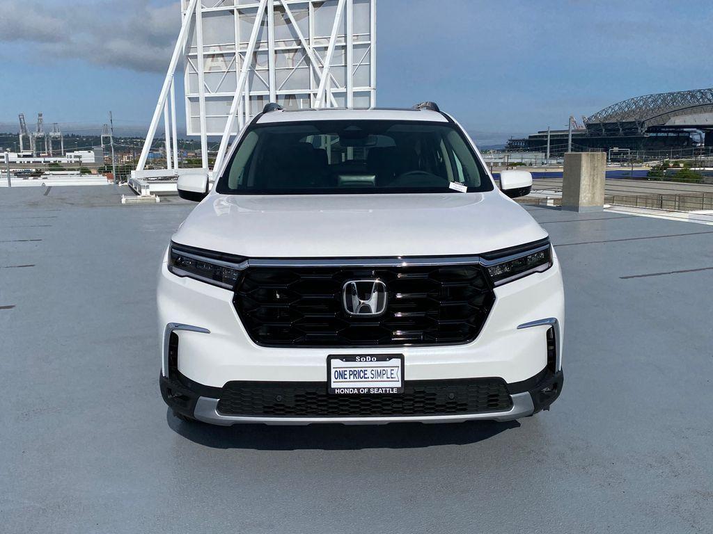 new 2025 Honda Pilot car, priced at $48,999