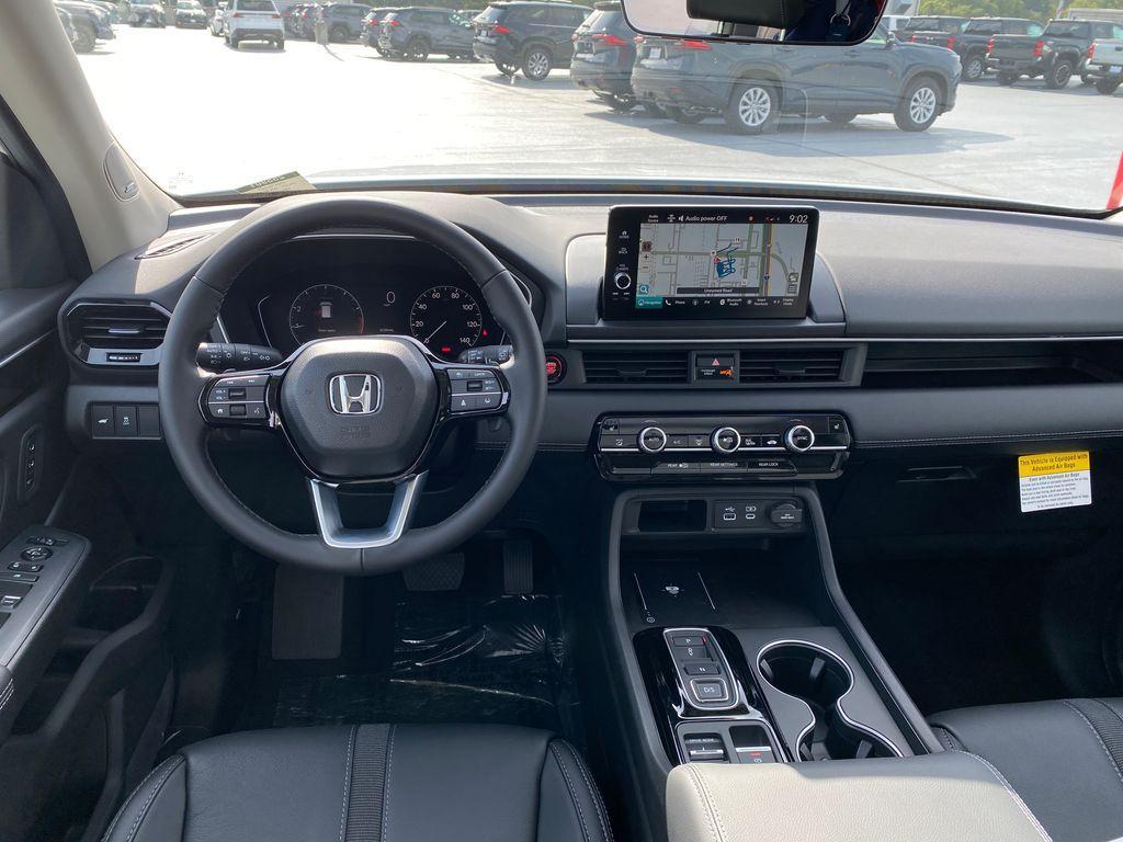new 2025 Honda Pilot car, priced at $48,999