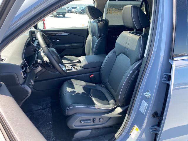 new 2025 Honda Pilot car, priced at $55,215