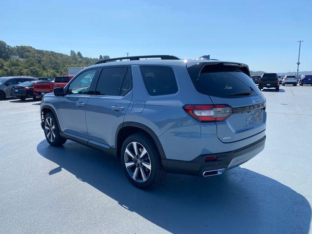 new 2025 Honda Pilot car, priced at $55,215