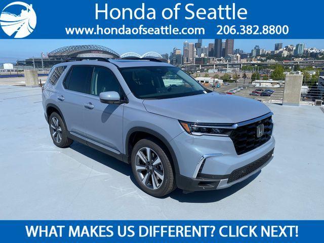 new 2025 Honda Pilot car, priced at $55,215