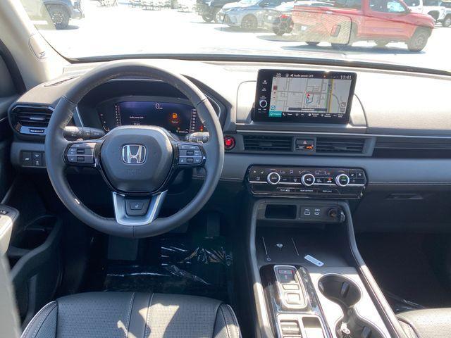 new 2025 Honda Pilot car, priced at $55,215