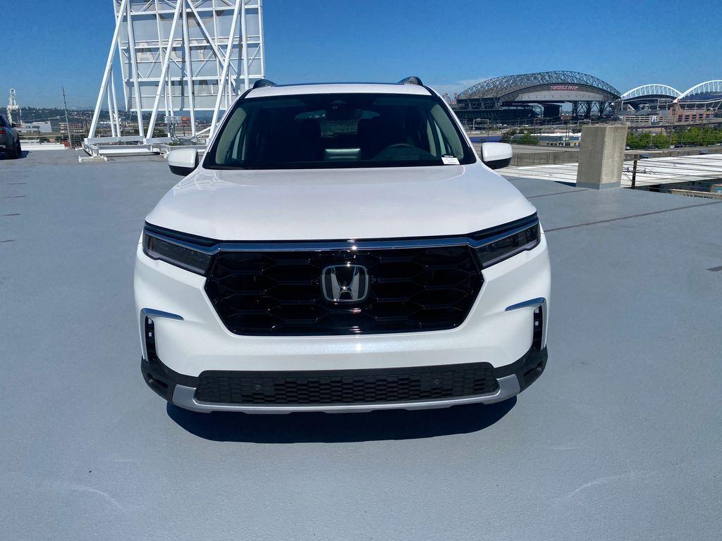 new 2025 Honda Pilot car, priced at $54,530