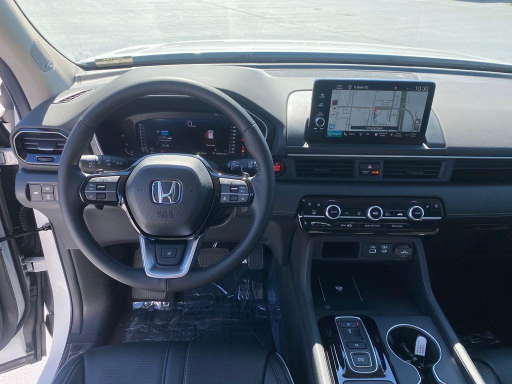 new 2025 Honda Pilot car, priced at $54,530