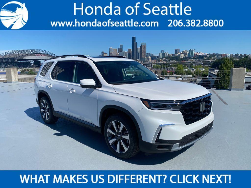 new 2025 Honda Pilot car, priced at $54,530