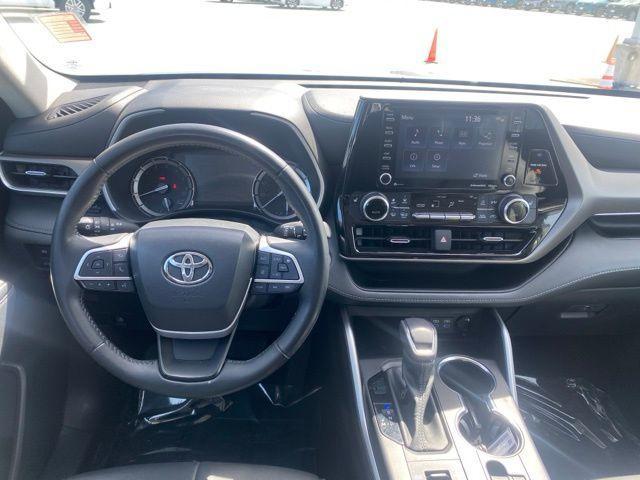 used 2022 Toyota Highlander car, priced at $37,988