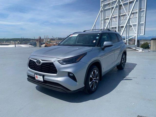 used 2022 Toyota Highlander car, priced at $37,988