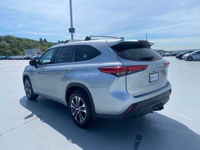 used 2022 Toyota Highlander car, priced at $37,988