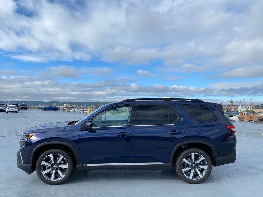 new 2025 Honda Pilot car, priced at $48,499