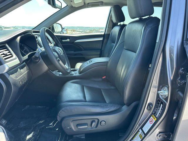 used 2015 Toyota Highlander car, priced at $17,988