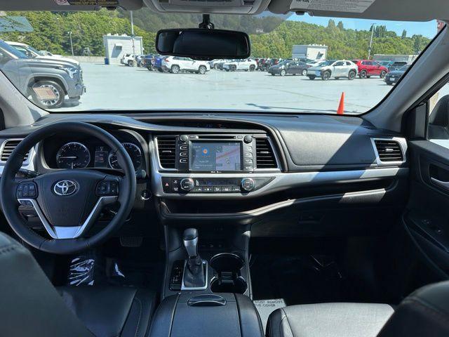 used 2015 Toyota Highlander car, priced at $17,988