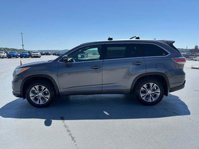 used 2015 Toyota Highlander car, priced at $17,988