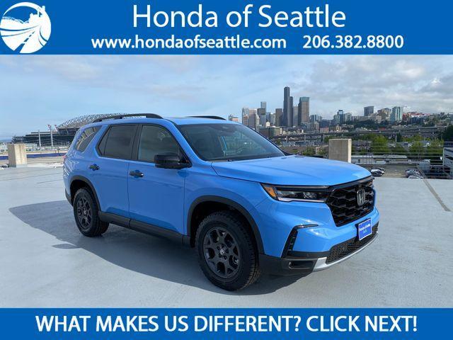 new 2025 Honda Pilot car, priced at $49,977