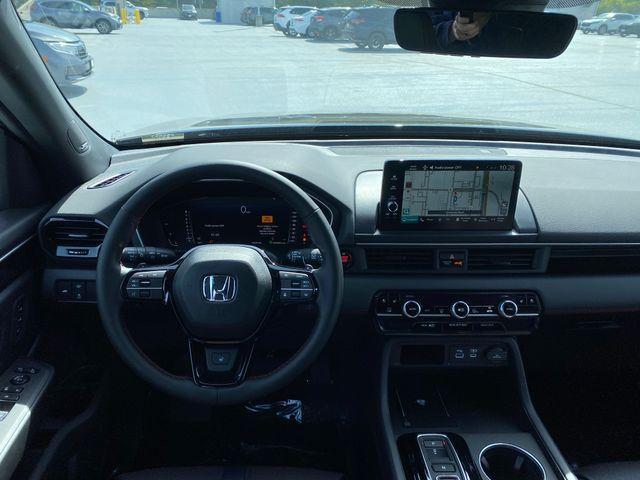 new 2025 Honda Pilot car, priced at $55,530