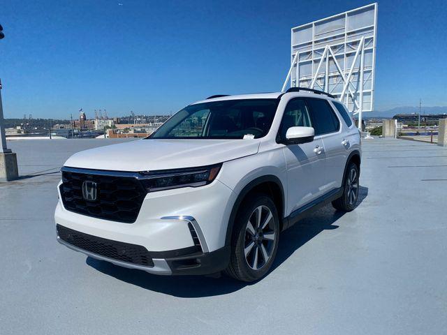 new 2025 Honda Pilot car, priced at $53,799
