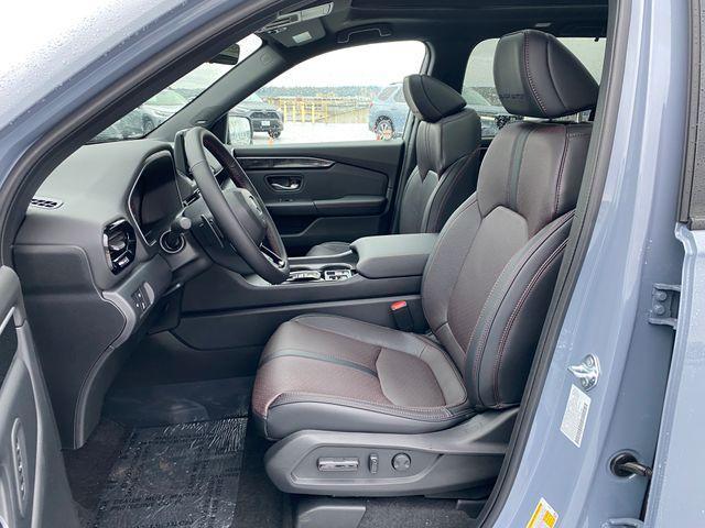 new 2025 Honda Pilot car, priced at $54,999