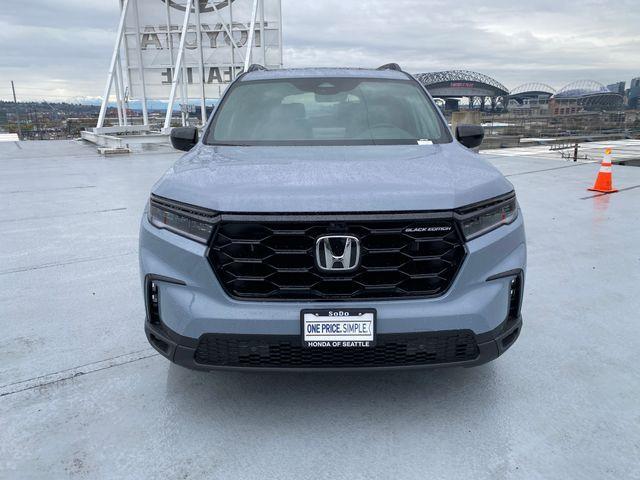 new 2025 Honda Pilot car, priced at $54,999