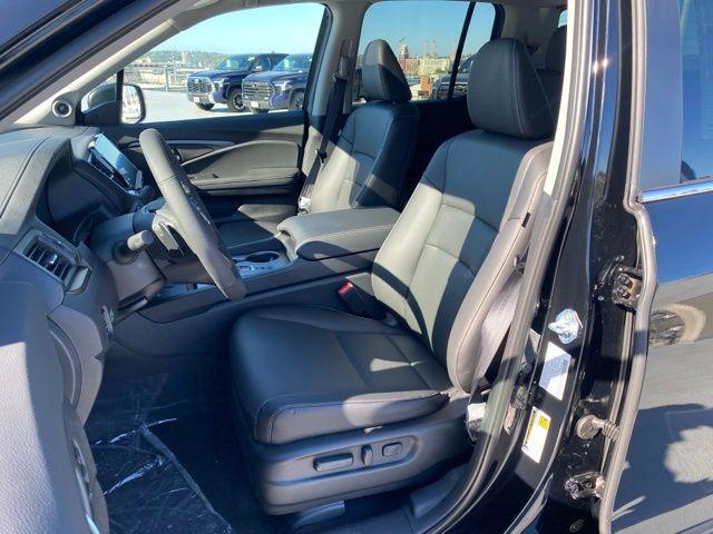 new 2025 Honda Ridgeline car, priced at $41,377