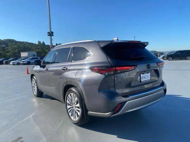 used 2024 Toyota Highlander car, priced at $52,988