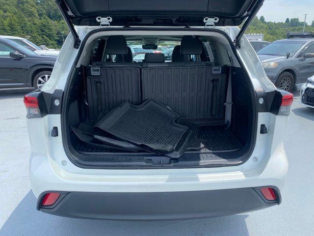 used 2021 Toyota Highlander car, priced at $37,988