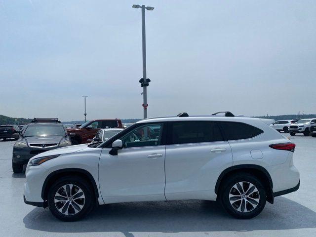 used 2021 Toyota Highlander car, priced at $37,988