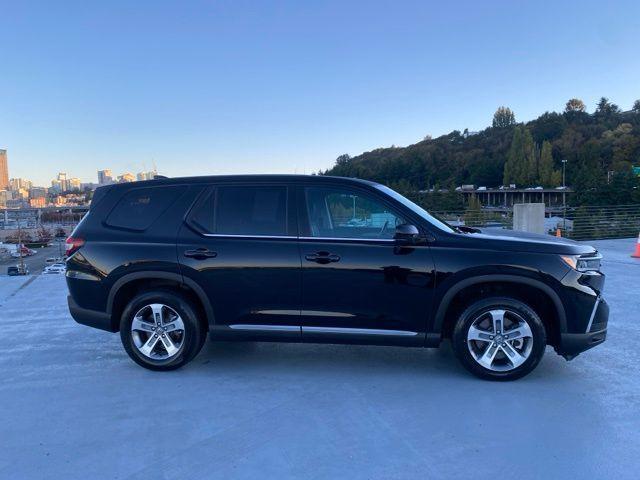 used 2023 Honda Pilot car, priced at $35,888