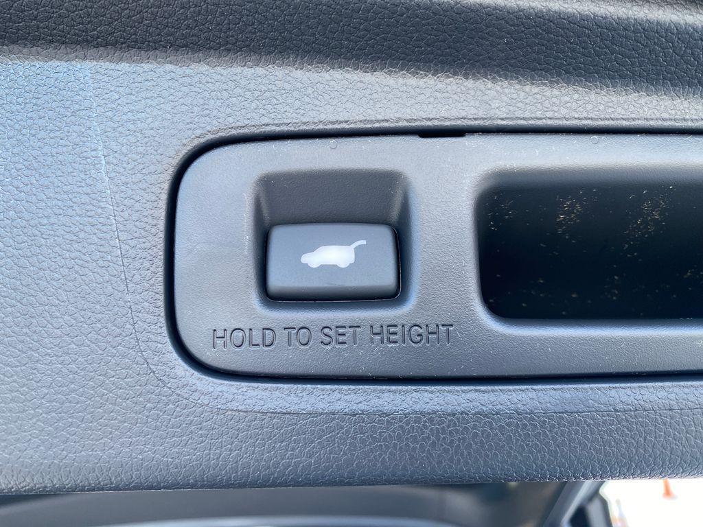 new 2026 Honda CR-V Hybrid car, priced at $40,576