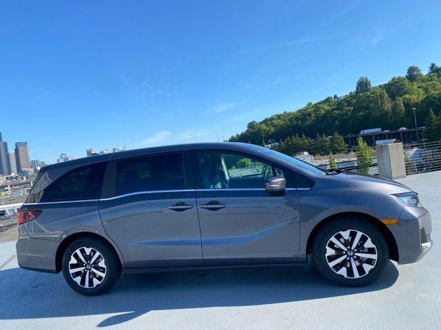 new 2025 Honda Odyssey car, priced at $42,299