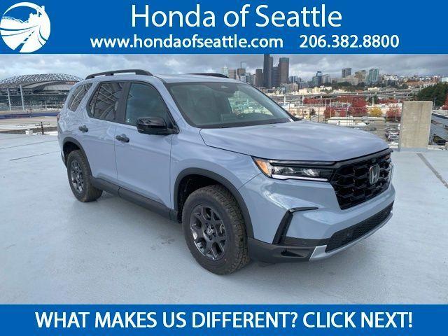 new 2025 Honda Pilot car, priced at $48,999