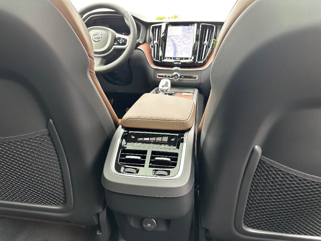 new 2025 Volvo XC60 car, priced at $60,235