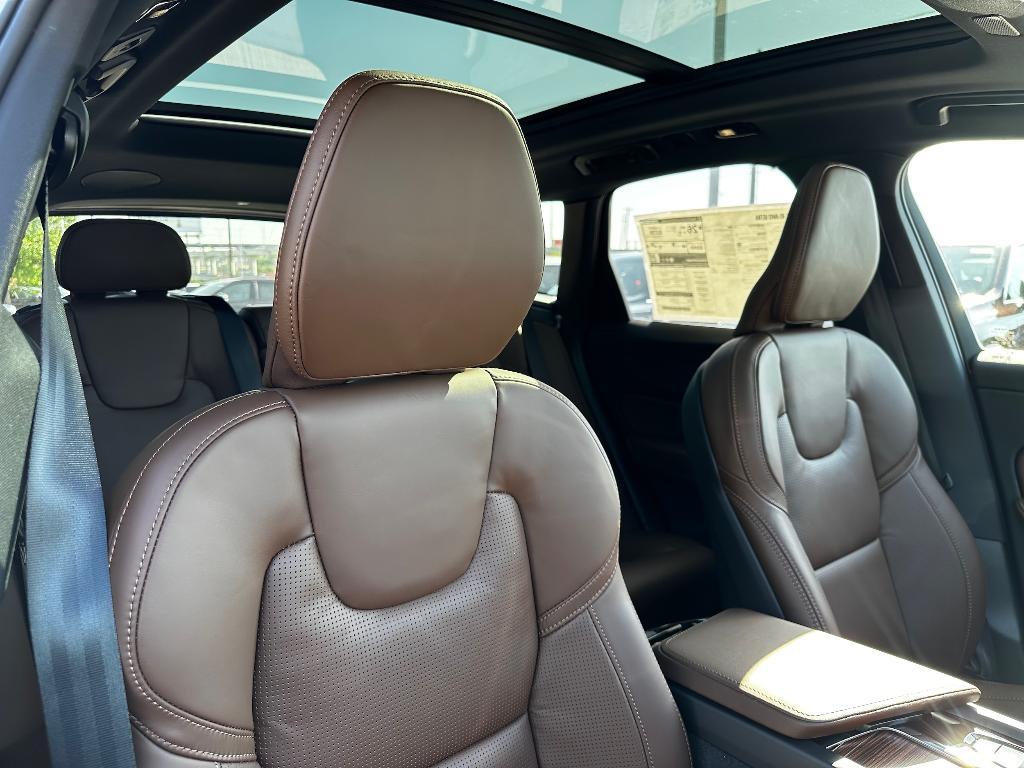 new 2025 Volvo XC60 car, priced at $60,235