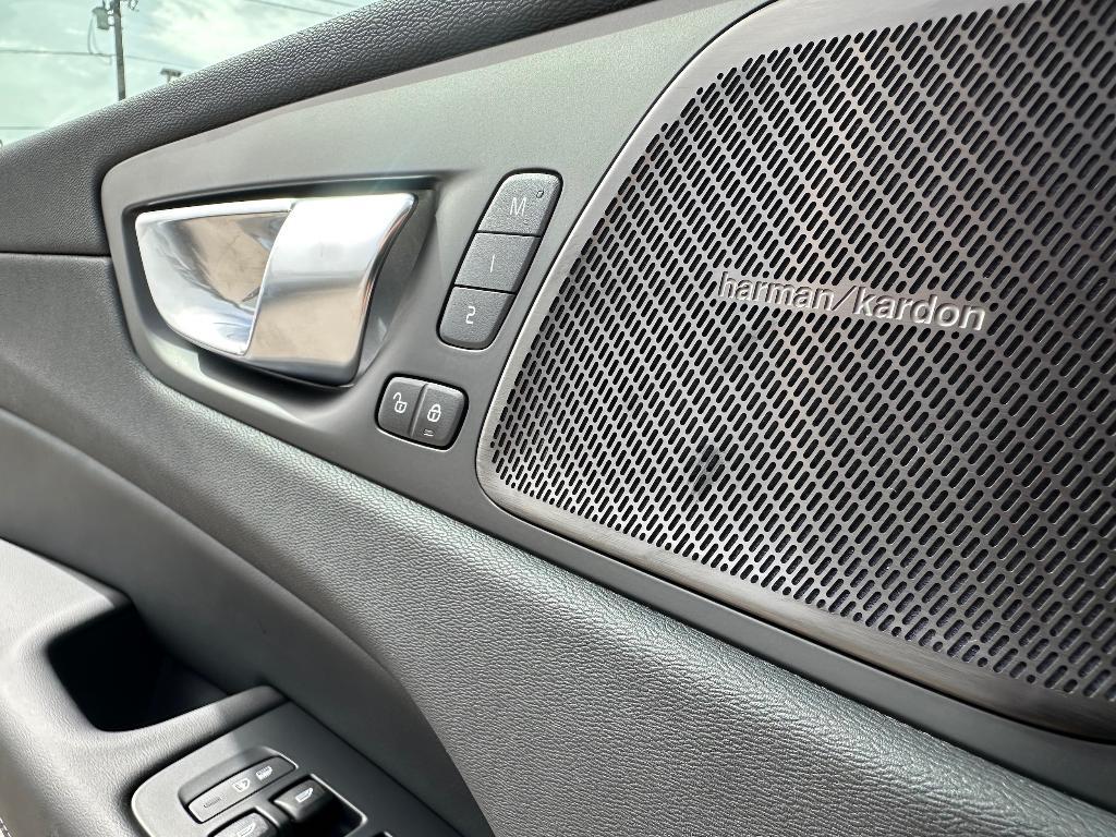 new 2025 Volvo XC60 car, priced at $61,260