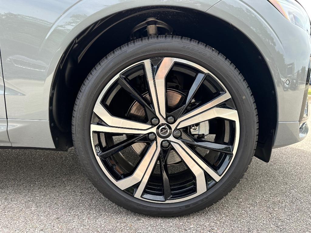 new 2025 Volvo XC60 car, priced at $61,260