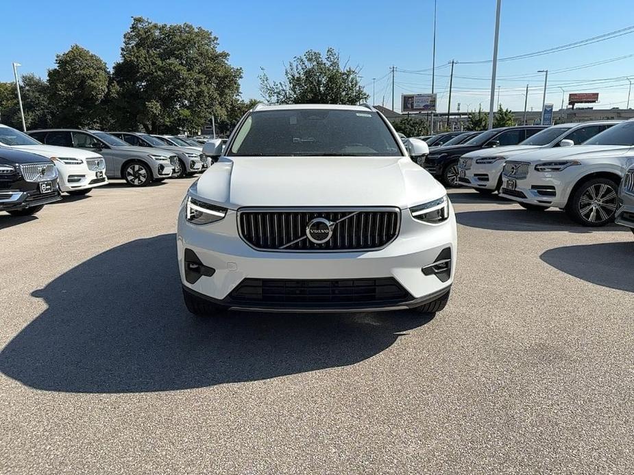 new 2025 Volvo XC40 car, priced at $48,315