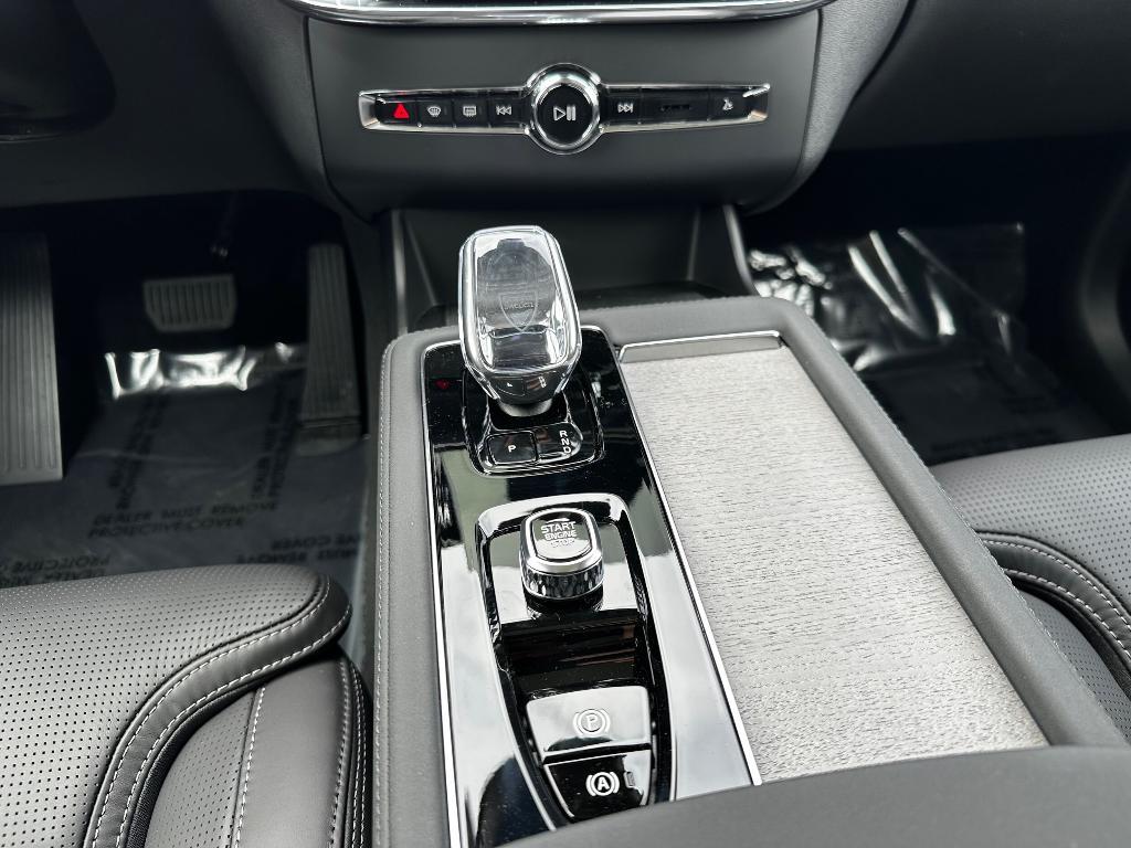 new 2025 Volvo XC90 Plug-In Hybrid car, priced at $82,405