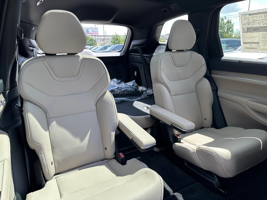 new 2025 Volvo EX90 car, priced at $83,440